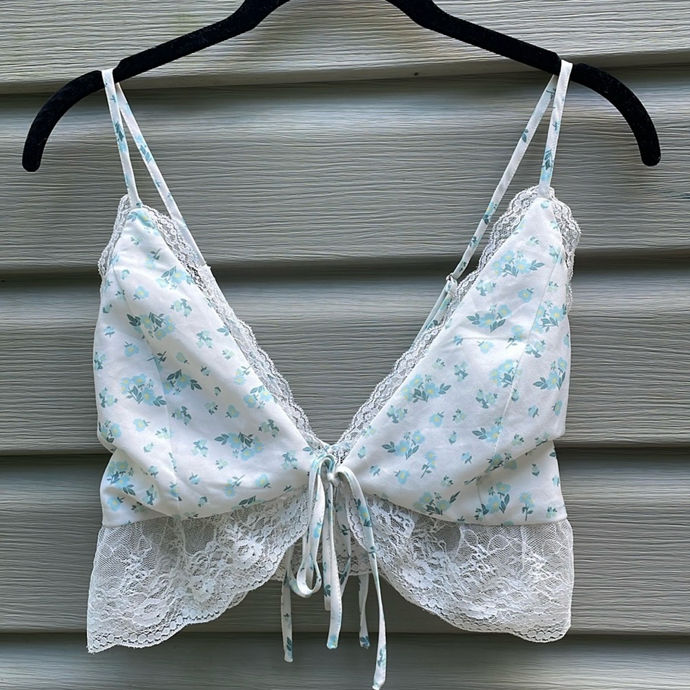 Tiger Mist Floral Tie-Front Crop Top